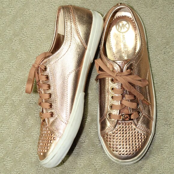 RARE! MICHAEL KORS  ROSE GOLD  STUDDED METALLIC SHINY LACE UP SNEAKERS Size 9 - Picture 1 of 7